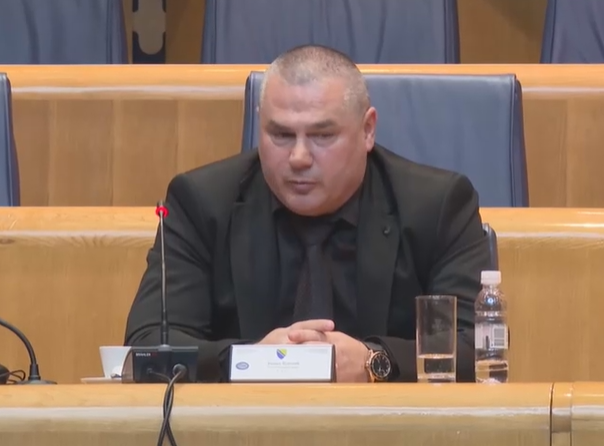 Šokantno svjedočenje radnika UiO: Kamioni robe prolaze bez kontrole!