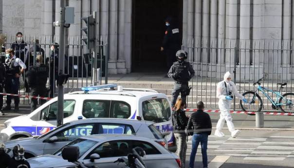 'Šokirani' čelnici EU osudili napade u Francuskoj