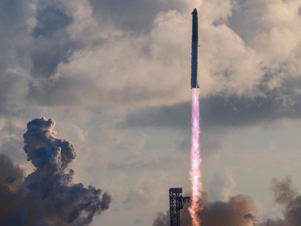 SpaceX-ov Starship prvi put stigao do orbite i počeo raspoređivati Starlink satelite