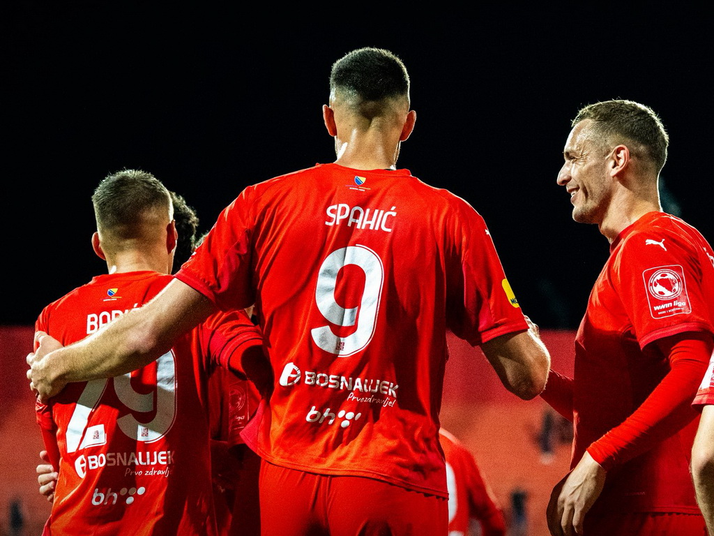 Spahićev hat-trick, Sloga bez rješenja za Carlosa