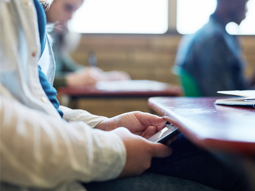 Španija će zabraniti pristup društvenim mrežama djeci mlađoj od 16 godina