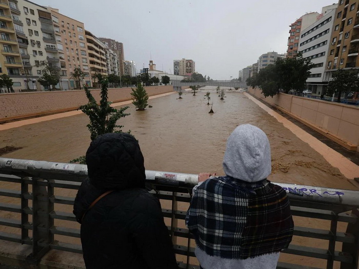 Španija smanjila upozorenja na nevrijeme nakon poplava