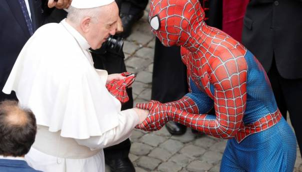 Spiderman se rukovao s papom Franjom