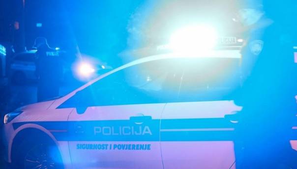 Split: Muškarca upucali u glavu pa izbacili iz auta na cestu