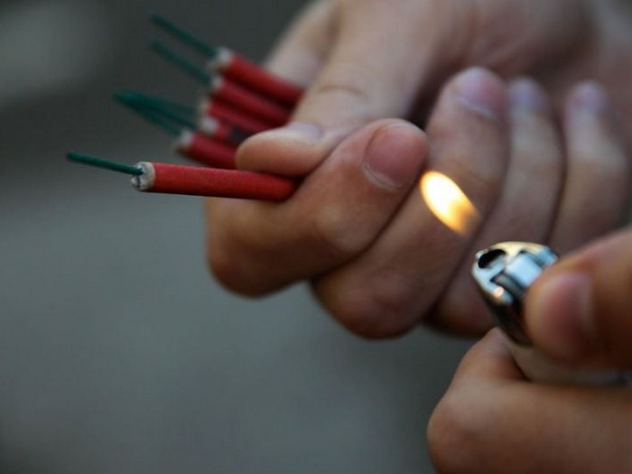 Splitska policija: Osam osoba, od čega troje roditelja, kažnjeno zbog pirotehnike