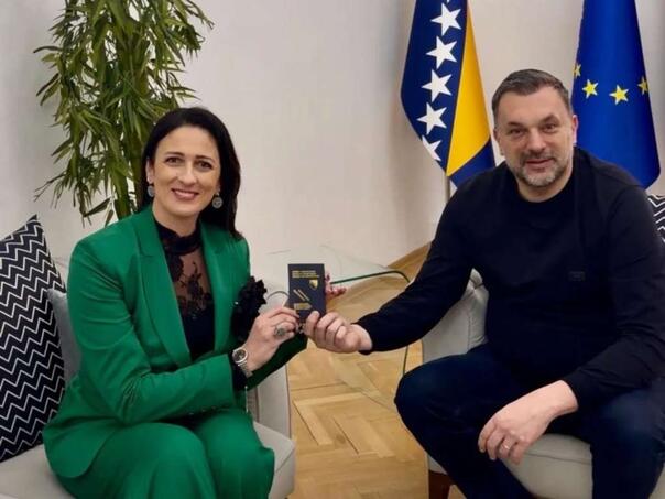Sportskoj delegatkinji Arijani Jašarević-Vojić uručen diplomatski pasoš BiH