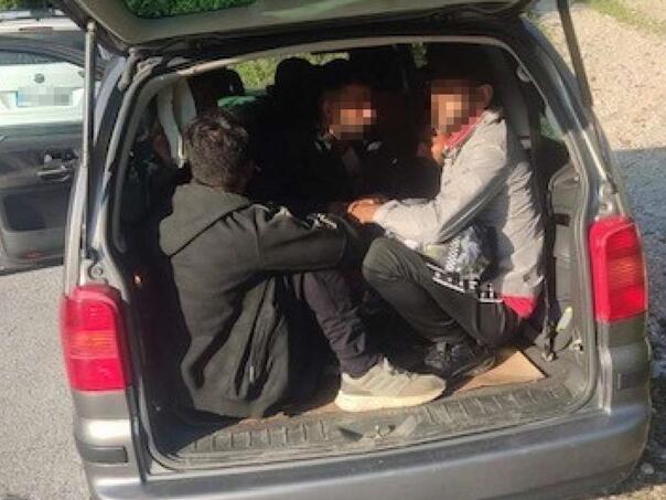 Spriječeno krijumčarenje 12 državljana Afganistana