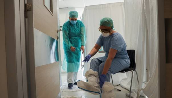 U Srbiji za 24 sata zaražena 351 osoba, preminulo 11 pacijenata