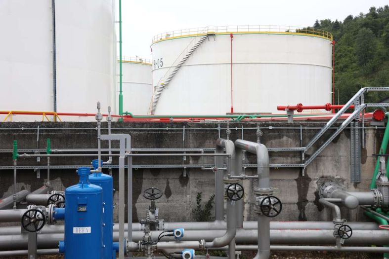 Srbija pušta 40.000 tona nafte iz rezervi zbog krize