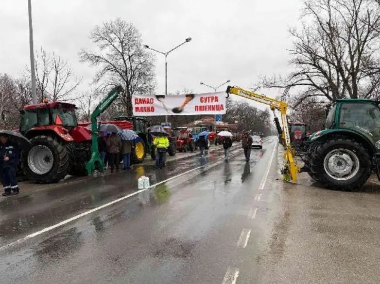 Srbijanski poljoprivrednici obustavili proteste i blokade saobraćajnica