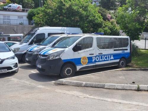 Srbin uhapšen zbog pokušaja šverca cigareta preko granice