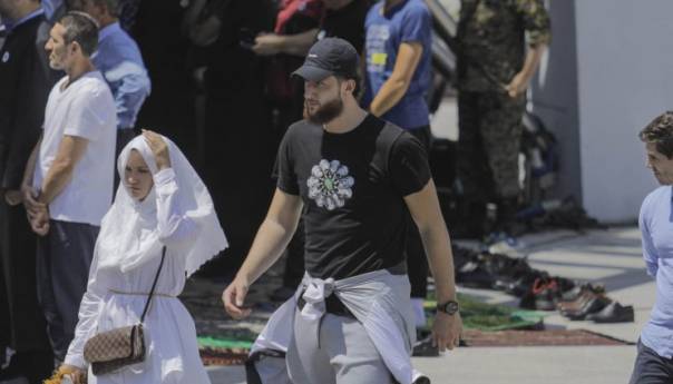 Srebrenica je sine da odeš u Potočare, šutiš, gledaš bjelinu...