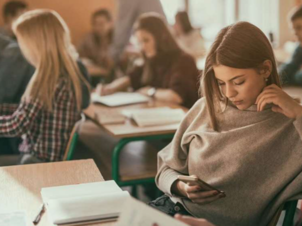 Srednjoškolcima tri sedmice bez telefona donijele više koristi nego raspust