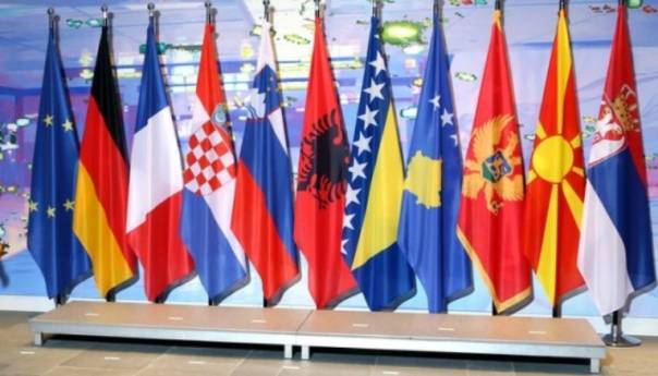 ‘Srpski svet’ je nastavak igre prisvajanja tuđih teritorija