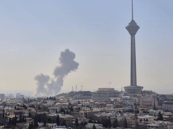 Šta su ciljali izraelski napadi: Pogođena ministarstva i vojni kompleks