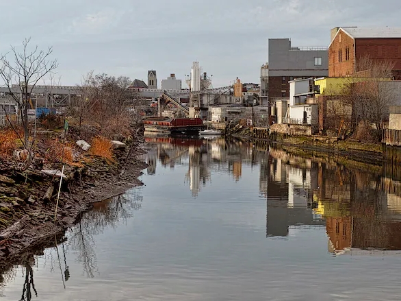 Stan za 25.000 dolara s pogledom na kanalizaciju