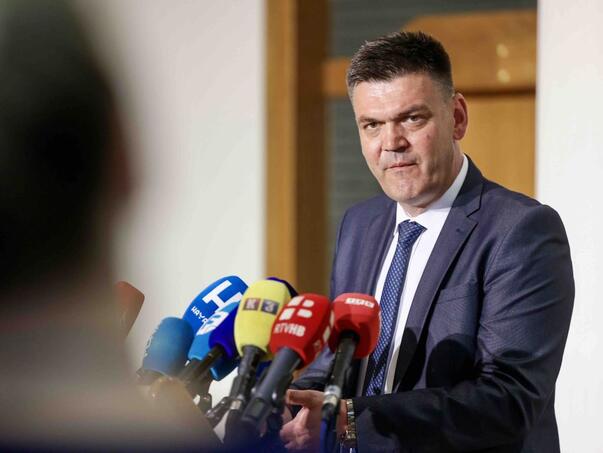 "Stani, pani": Cvitanović odustaje od smjene kadrova SNSD-a