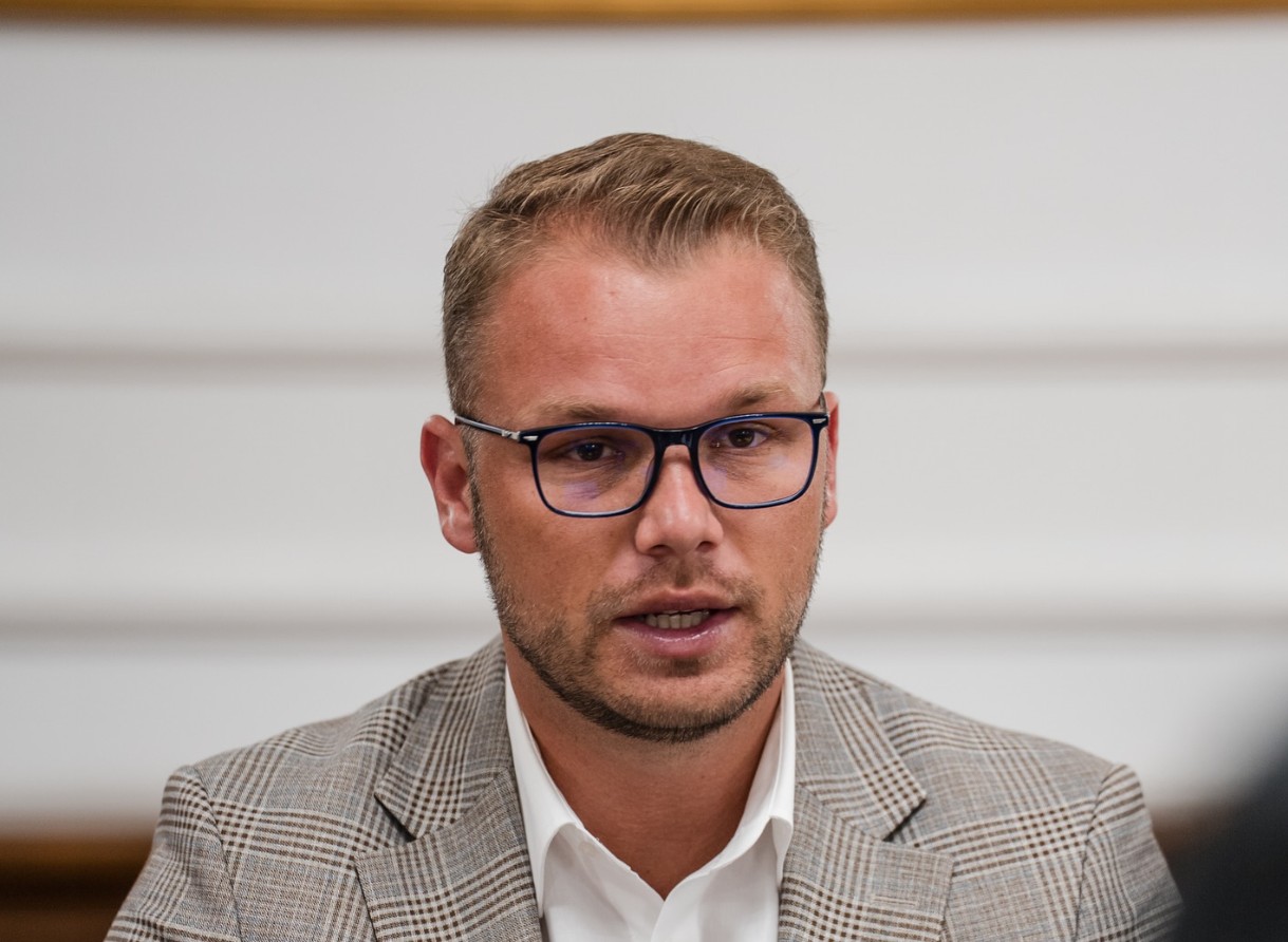 Stanivuković: Kokain u UKC-u, interventna policija po nalogu kriminalca!? 