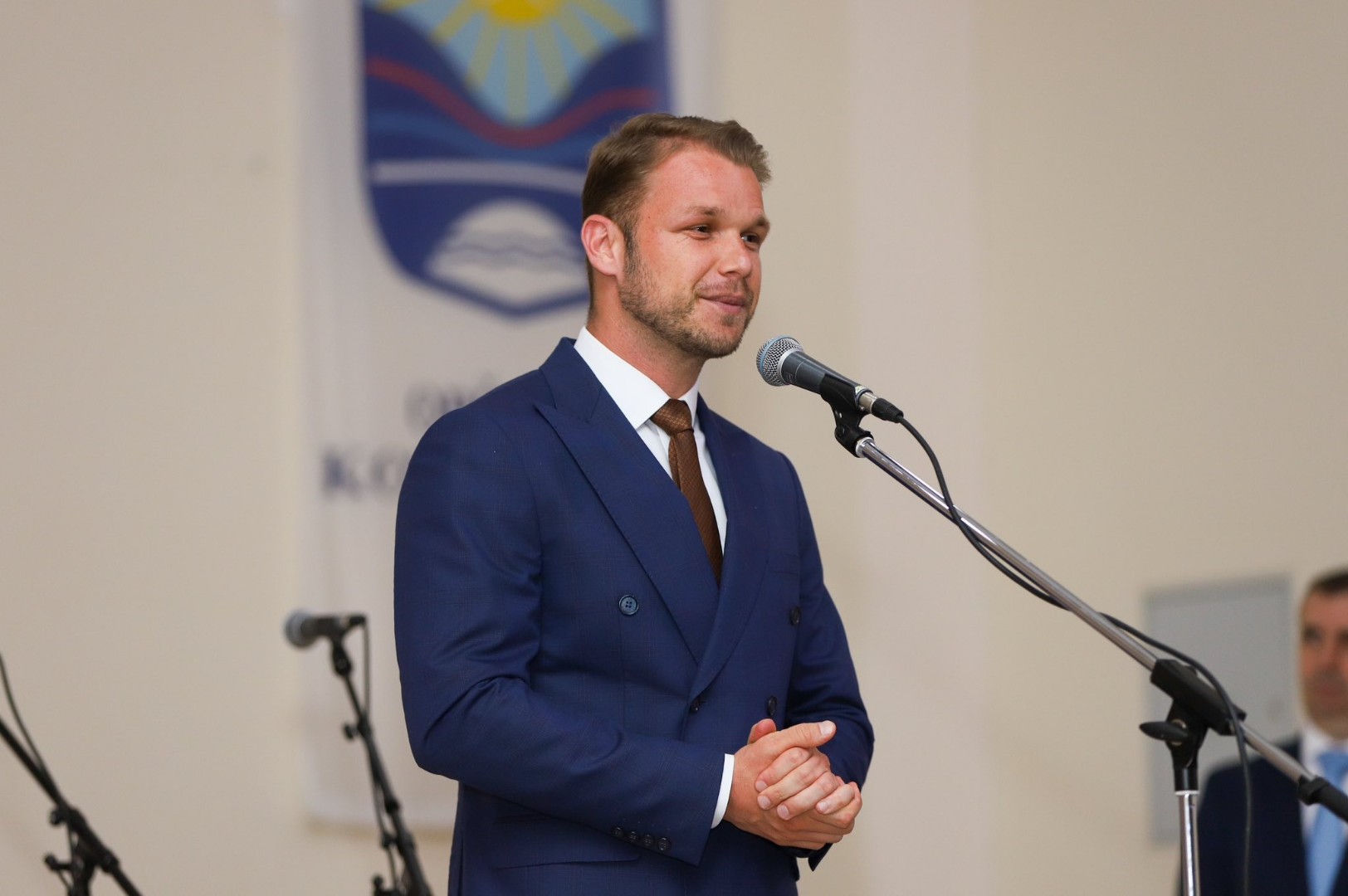 Stanivuković: SNSD sprovodi Schmidtove odluke iako ga naziva turistom