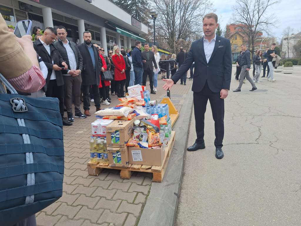 Stanivuković traži od Vlade RS formiranje robnih rezervi i ograničenje marži na hranu