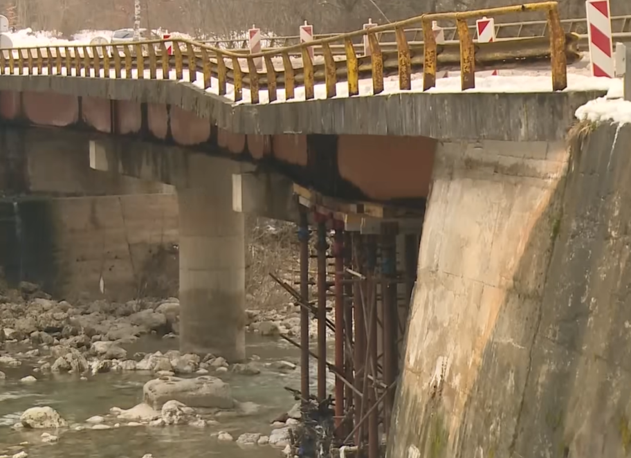 Alarmantno na putu Rogatica-Ustiprača, opasnost od odrona i urušavanja mostova