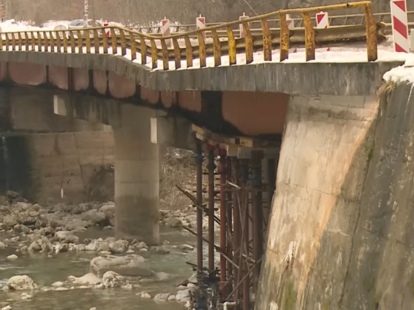 Alarmantno na putu Rogatica-Ustiprača, opasnost od odrona i urušavanja mostova