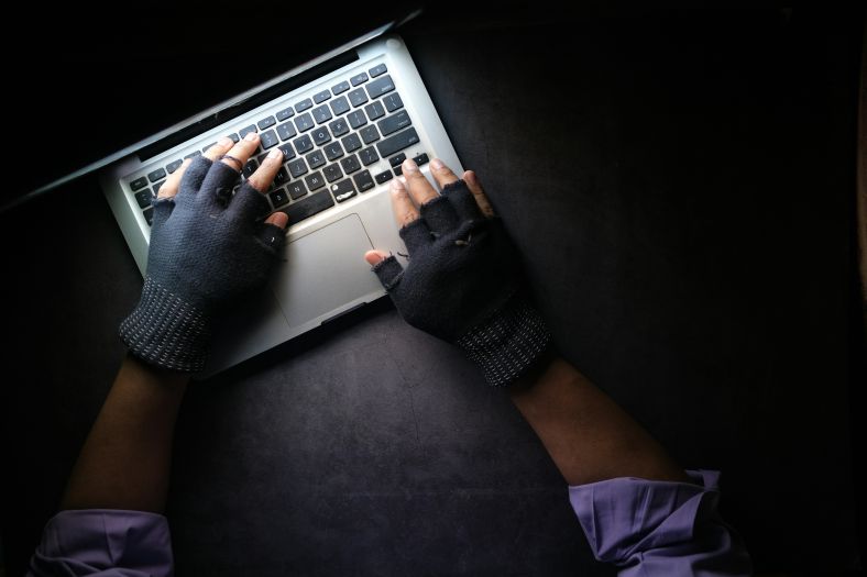 Iranci masovno bježe sa interneta zbog straha od praćenja