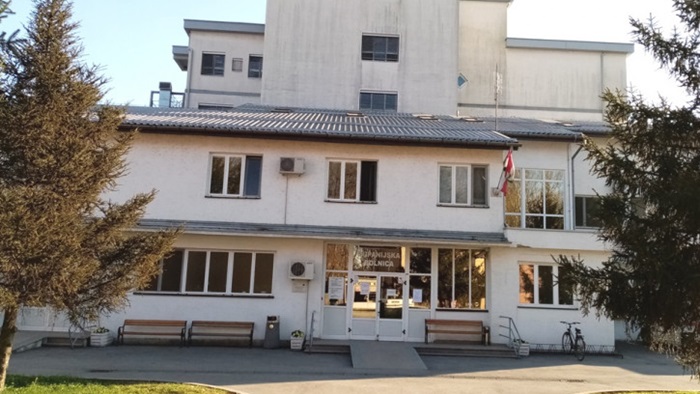Starac iz Odžaka zario sebi nož u stomak 