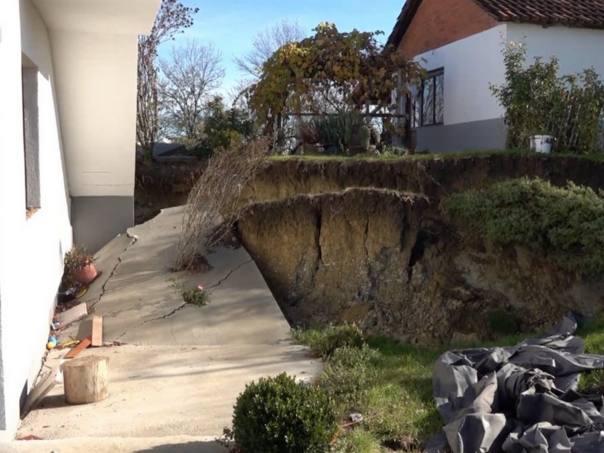 Stari Ugljevik pred katastrofom: Klizište prijeti da proguta sve