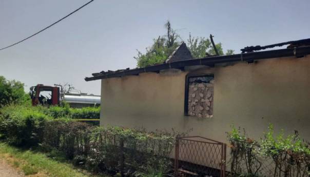 Starica stradala u požaru u Derventi