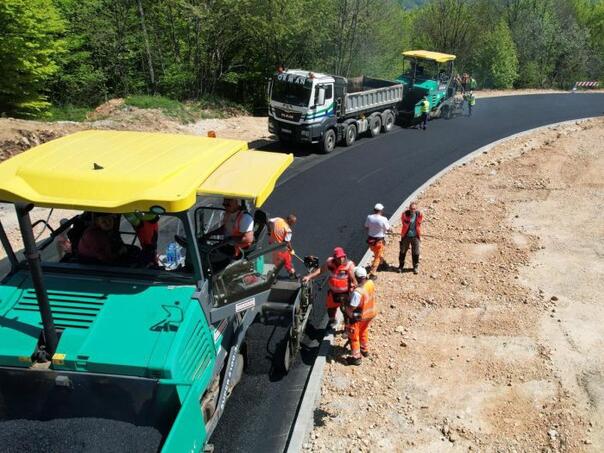 Šteta: Asfaltirano 7,6 kilometara puta od Bjelašnice do Krupca