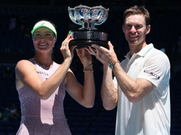 Stigli sa pozivnicom pa odbranili titulu na AO