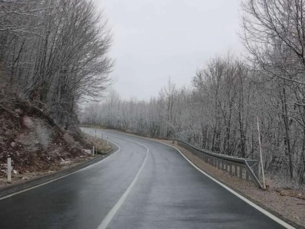 Stiže zahlađenje: Kiša, snijeg i olujni udari vjetra