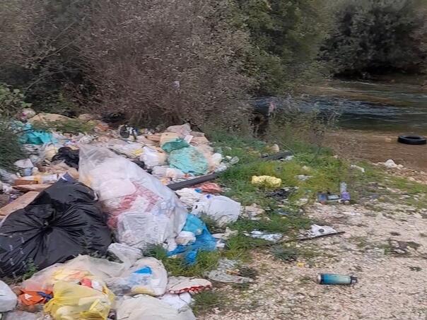 Stočani prijete blokadom puta, ako se ne riješi problem sa smećem