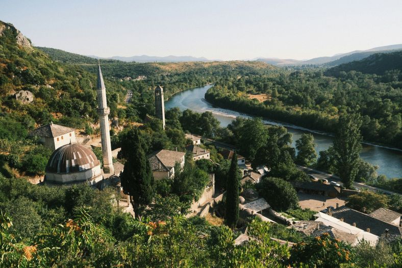 Strani turisti u Počitelju savladali i uhvatili džeparoše na djelu