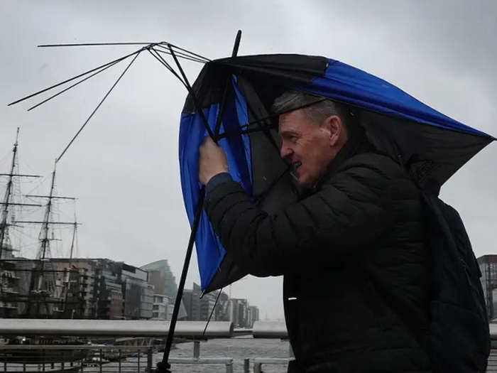 Strašna oluja pogodila Evropu: U Portugalu tornado, ima mrtvih