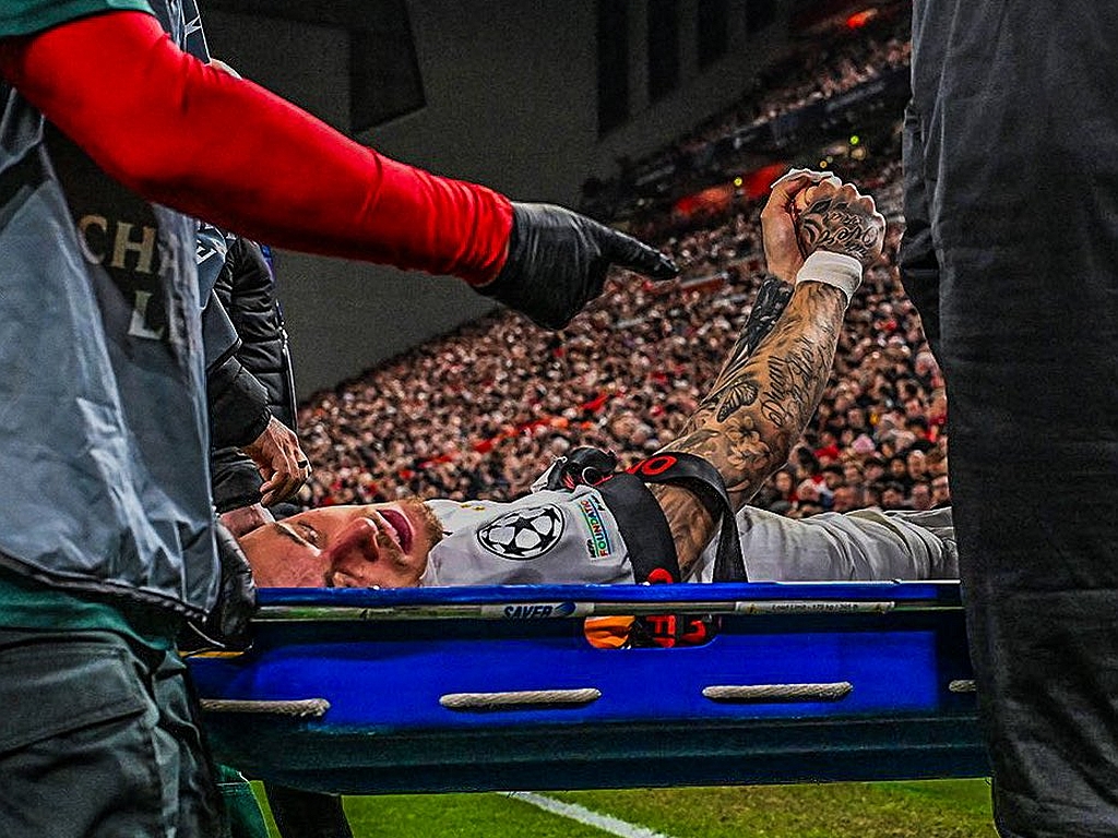 Strašne scene na Anfieldu, sjajni napadač zamalo ostao bez prsta