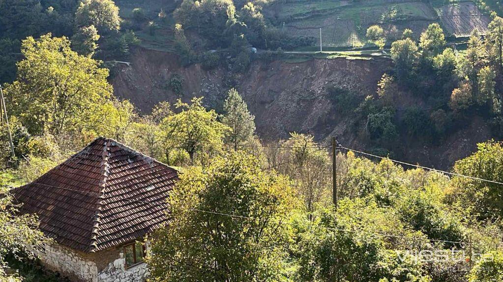 Stravični prizori iz konjičkog sela Panduri, rijeka odnijela most i cestu 