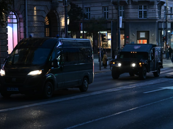 Studenti poručuju da je pobjeda blizu, vozila za razbijanje protesta po Beogradu