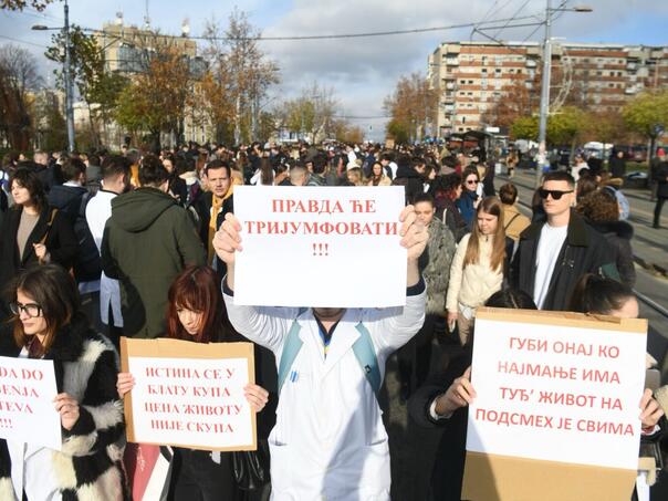 Studentski bunt u Srbiji, Vučić u strahu: Rektor se zaključao!