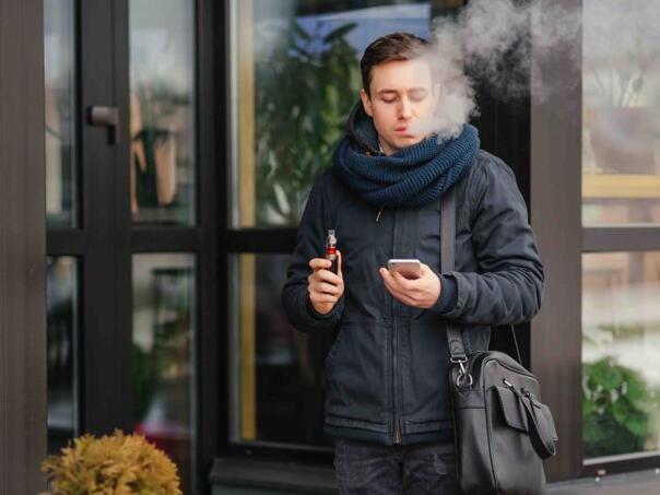 Studija o vejpingu izazvala polemike: Naučnici osporili tvrdnje o povezanosti s rakom