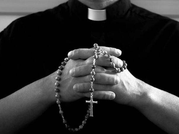 Sud u Njemačkoj oslobodio sveštenika iz BiH optužbi za silovanje djevojke (18)