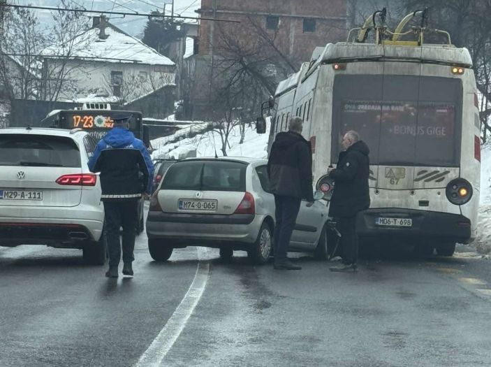 Sudar auta i trolejbusa u Sarajevu, formirane velike kolone