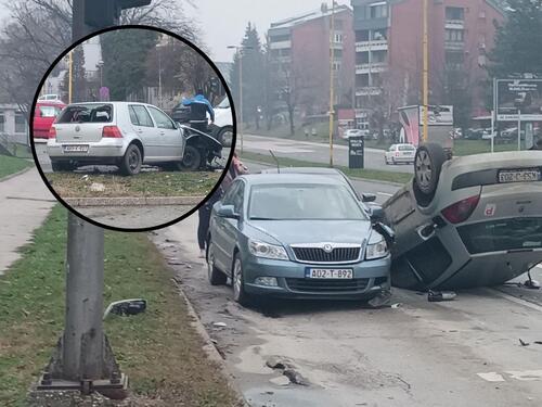 Sudar četiri automobila u Tuzli: Dvije osobe prevezene u UKC