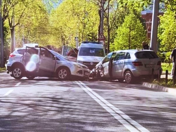 Sudar dva vozila u Sarajevu, ima povrijeđenih