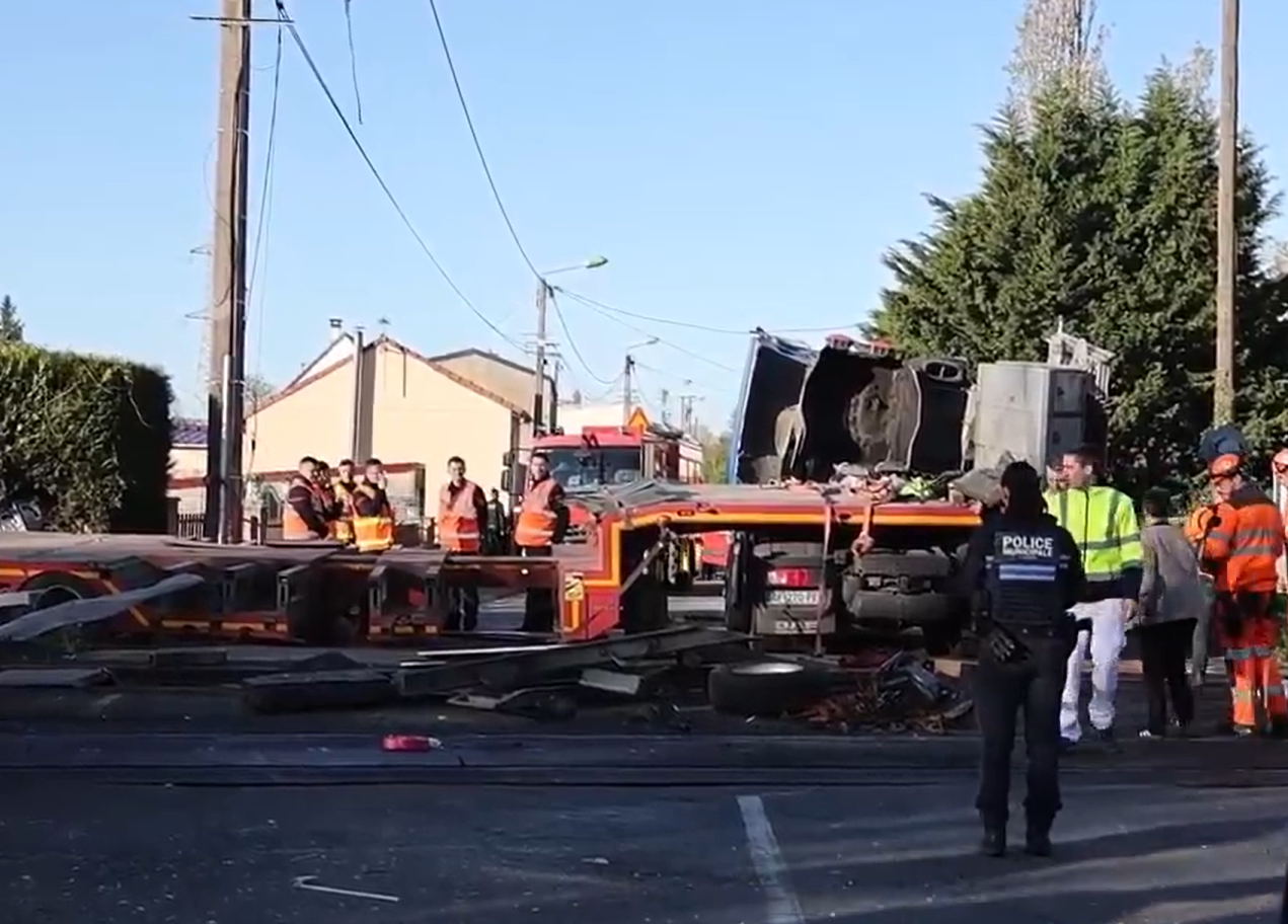 Sudar francuskog brzog voza i vojnog kamiona, jedno stradalo
