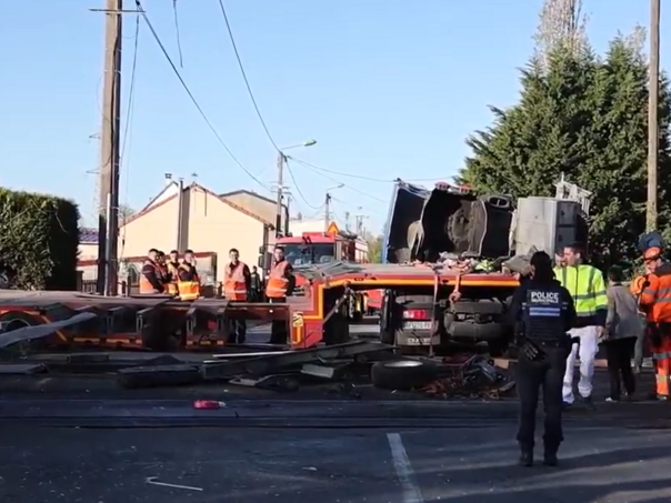 Sudar francuskog brzog voza i vojnog kamiona, jedno stradalo