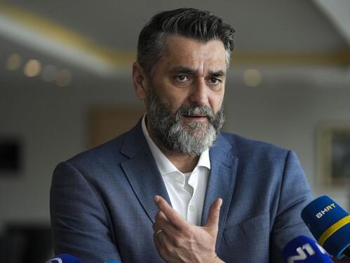 Suljagić: Specijalci s maskama i transporteri će upasti u Memorijalni centar