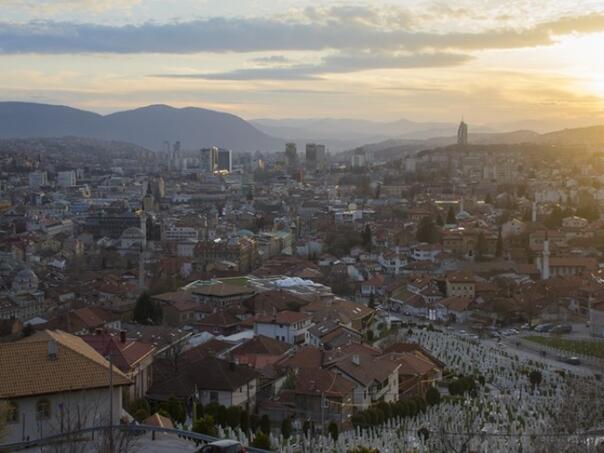 Sunčano uz umjerenu oblačnost, najviša dnevna temperatura do 35 stepeni