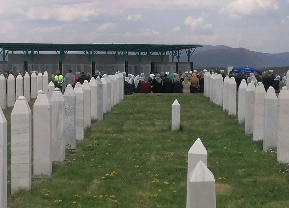 Sutra kolektivna dženaza u Vlasenici: Konačan smiraj za šest žrtava